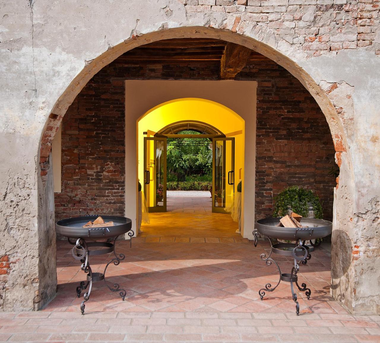Villa Antica Grancia Benedettina Colorno Exterior foto